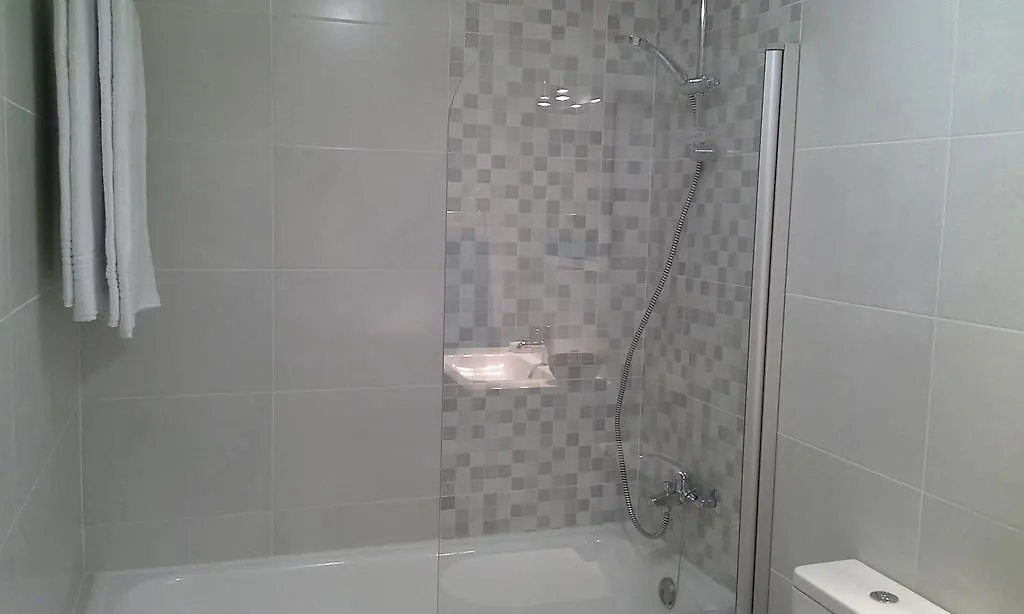 Chezvous Apartments Lisbona 0*,